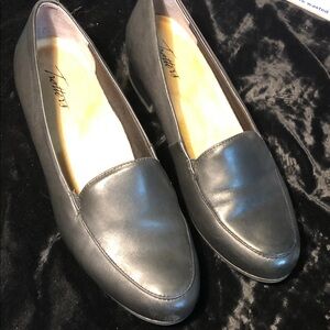 Trotters women’s leather flats T1713-001 size 10 med width